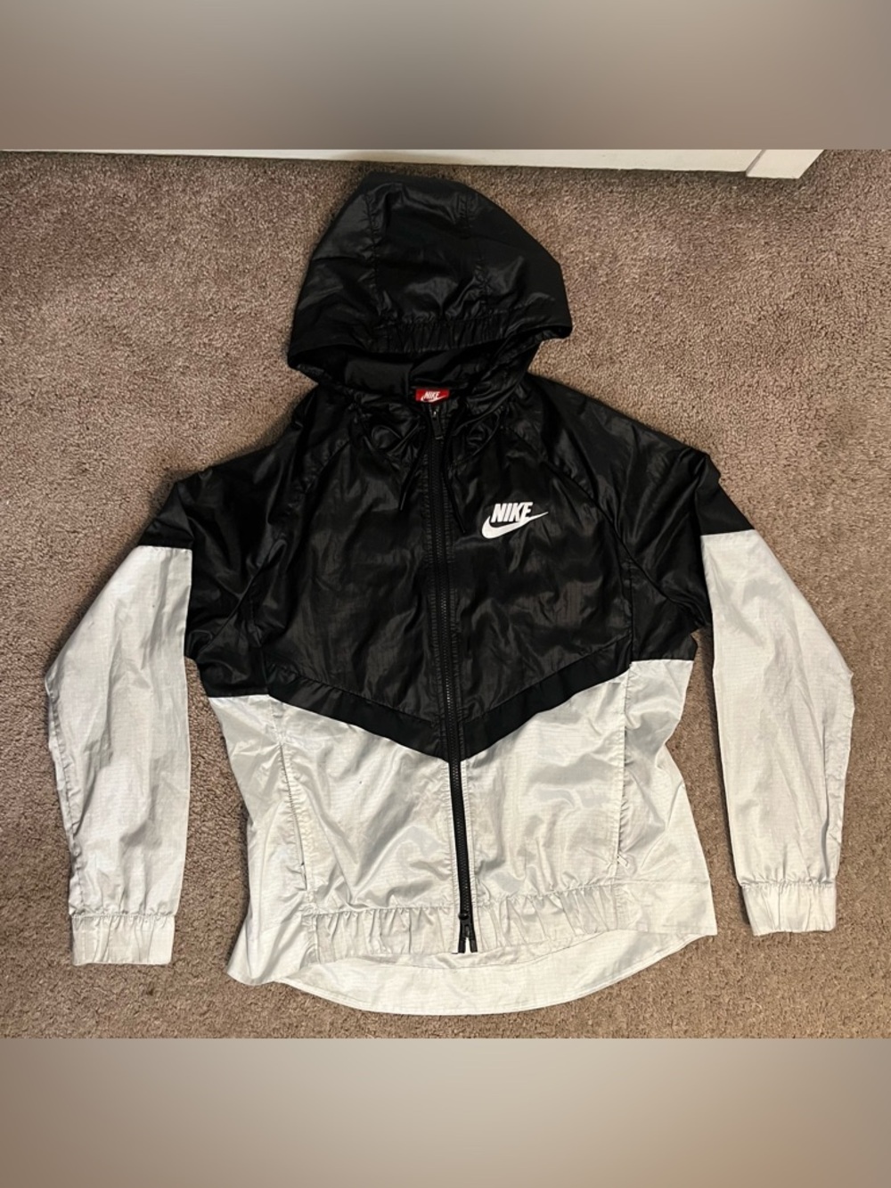 Nike Black & Light Gray Colorblock Hooded Windbreaker Jacket